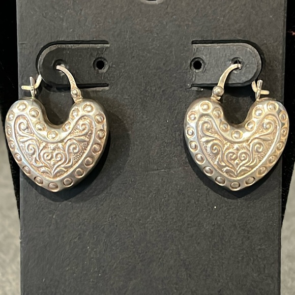 Jewelry - Vintage Sterling Puffy Heart Earrings